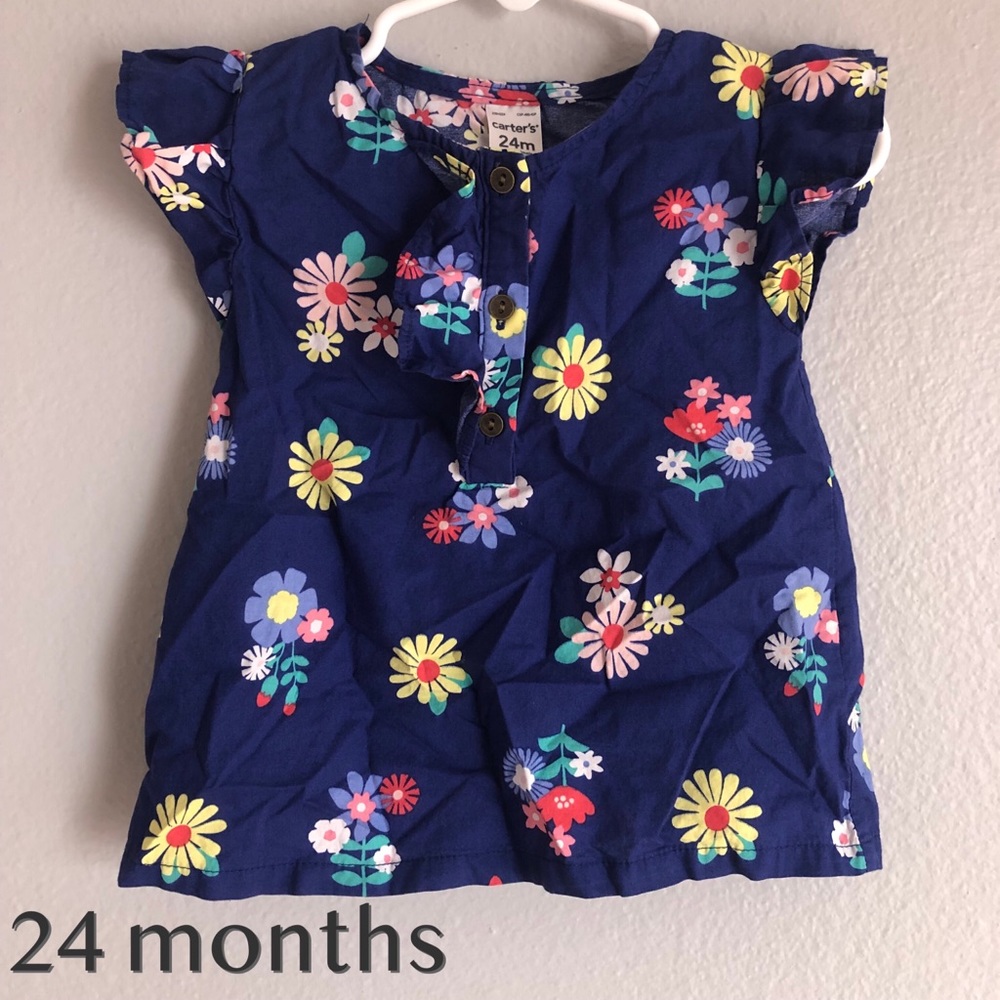 Floral blouse.